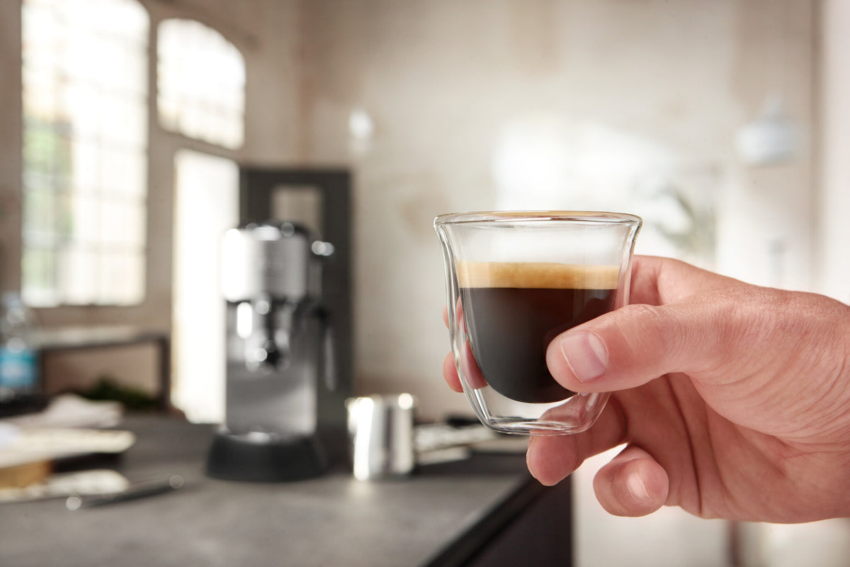 De’Longhi Dedica Arte - Manual Espresso Machine with new milk frothing function - 1 L