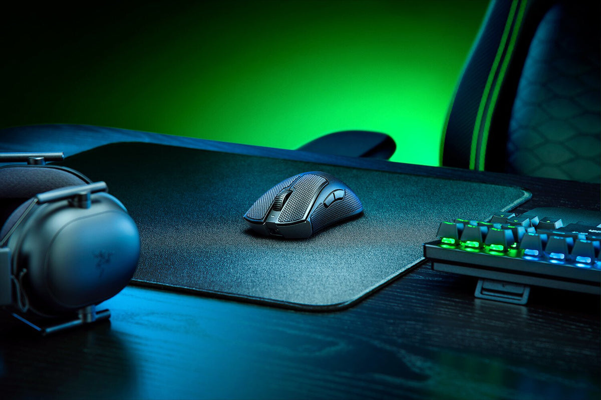 Razer DeathAdder V3 Pro - RF Wireless + USB Type-C Optical Mouse in Black - 30,000 DPI