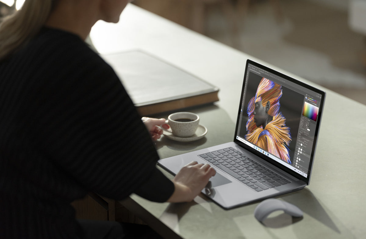 Microsoft Surface Laptop 4 - 38.1 cm (15") - Touchscreen - Intel® Core™ i7-1185G7 - 16 GB LPDDR4x-SDRAM - 512 GB SSD - Wi-Fi 6 - Windows 11 Pro - Platinum