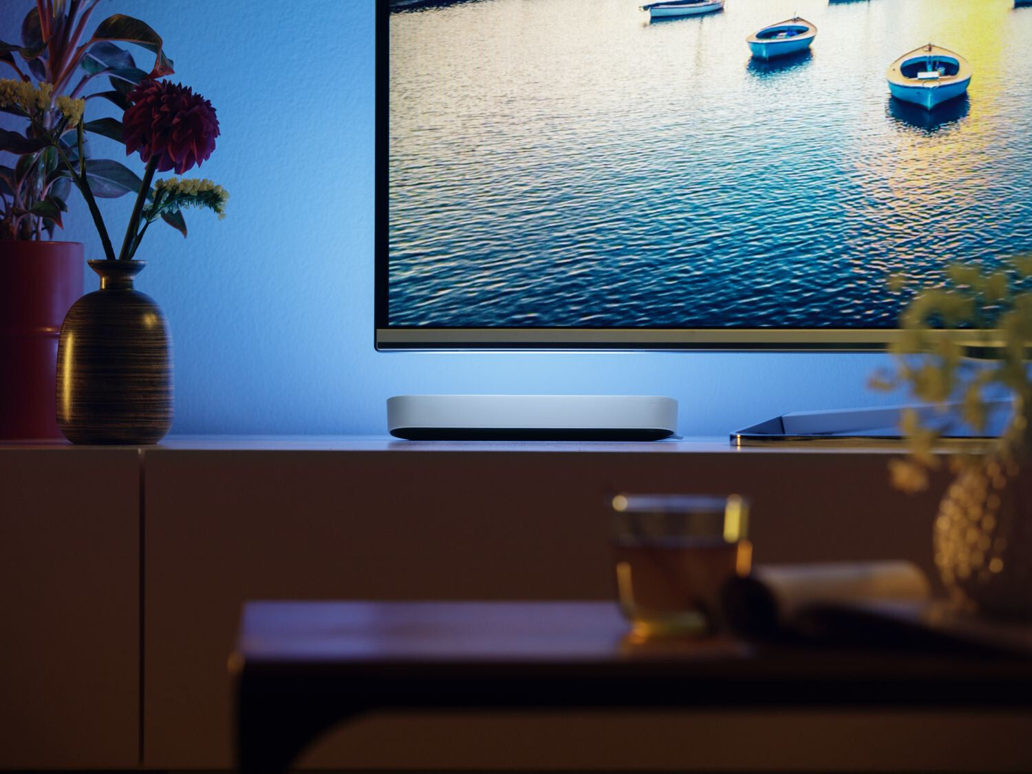 Philips Hue Play light bar in White - White and colour ambience (Pack ...