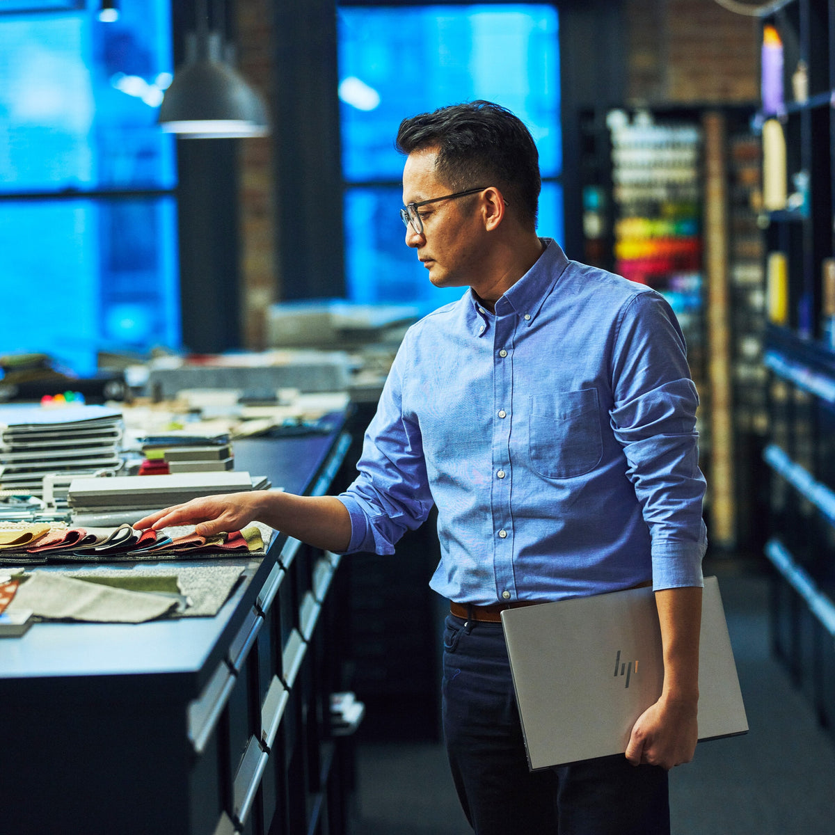 HP ZBook Studio 16 G10 Laptop - 40.6 cm (16") - Intel® Core™ i7-13700H - 32 GB DDR5-SDRAM - 1 TB SSD - NVIDIA RTX 2000 Ada - Wi-Fi 6E - Windows 11 Pro - Silver