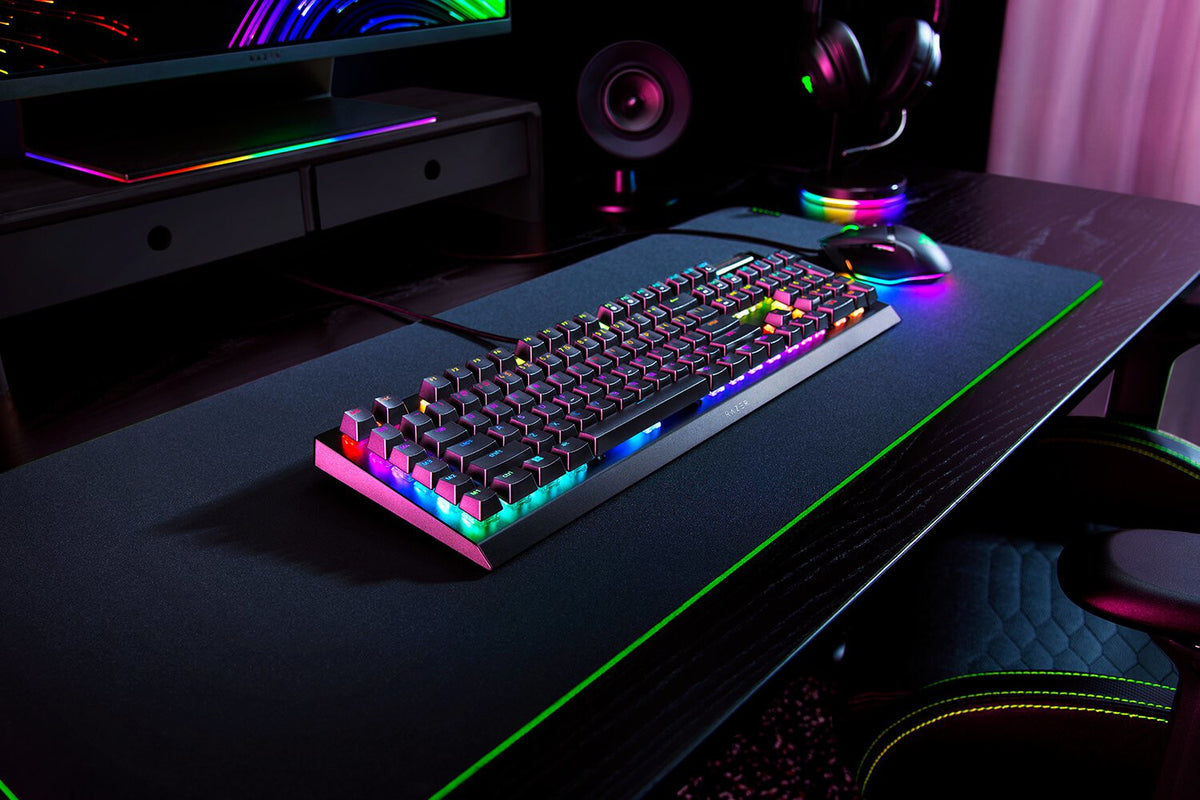 Razer BlackWidow V4 X - USB Wired RGB Mechanical Gaming keyboard in Black (QWERTY UK)