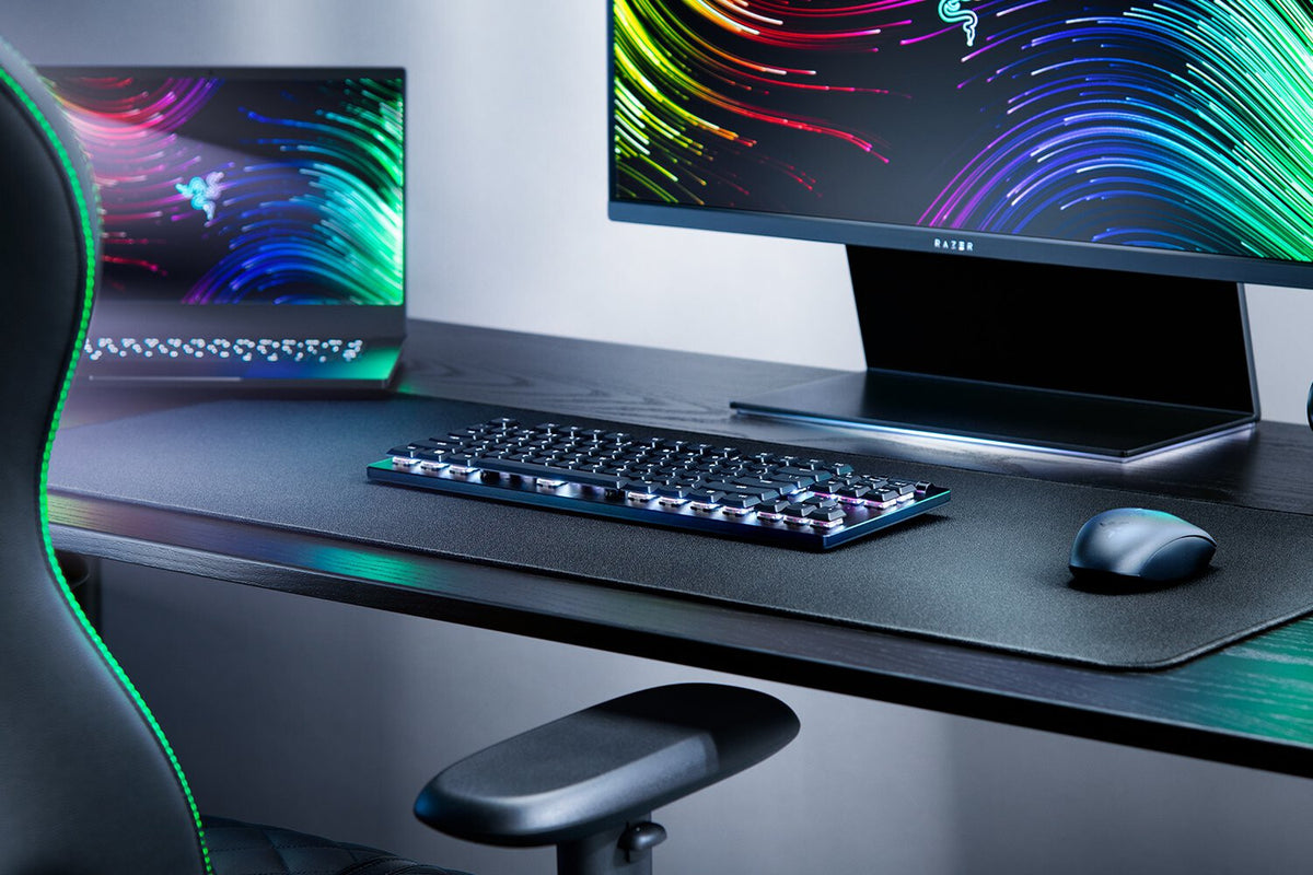 Razer DeathStalker V2 Pro - USB Wired + RF Wireless Bluetooth RGB Mechanical Keyboard in Black (QWERTY UK)