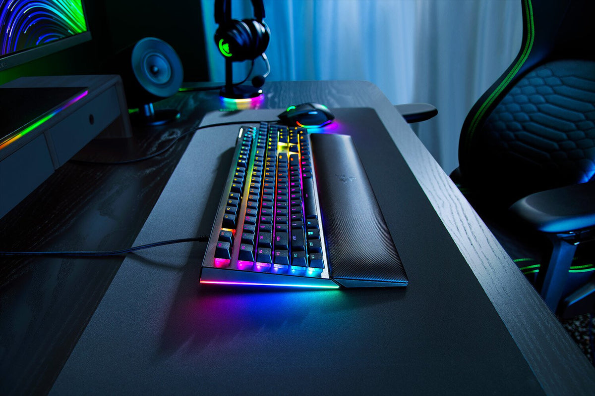 Razer BlackWidow V4 - USB Wired RGB Mechanical Gaming Keyboard in Black (QWERTY UK)