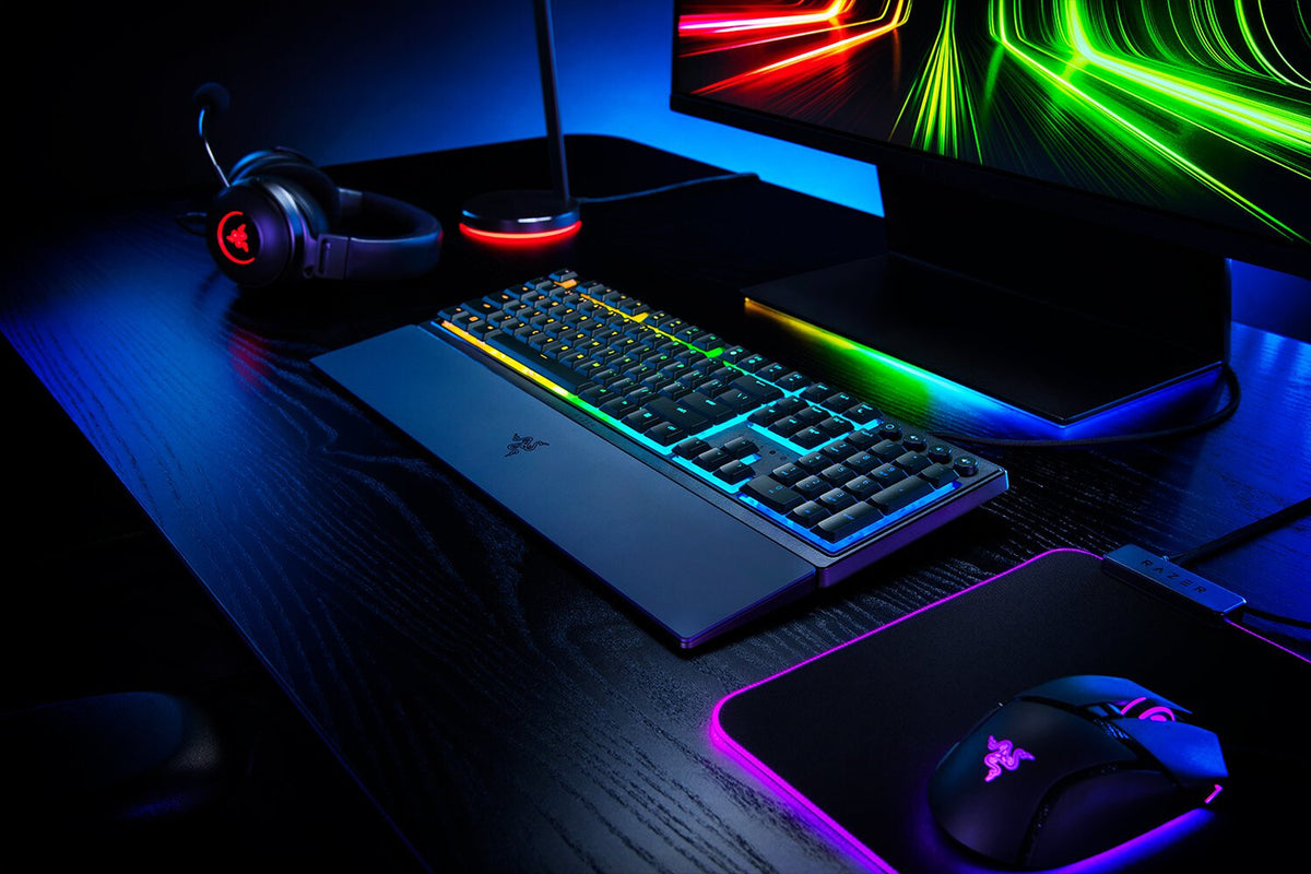 Razer Ornata V3 - USB Wired RGB Mecha-membrane Keyboard in Black (QWERTY UK)