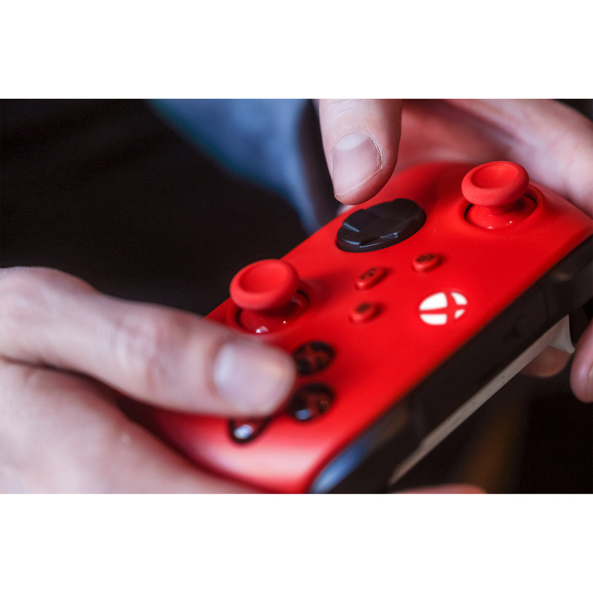 Microsoft Xbox Wireless Controller in Red