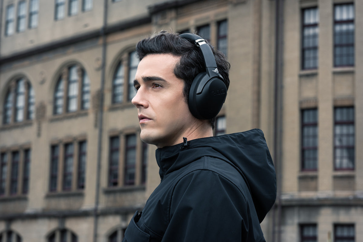 ASUS ROG Strix Go BT - Wired & Wireless Bluetooth Gaming Headset in Black