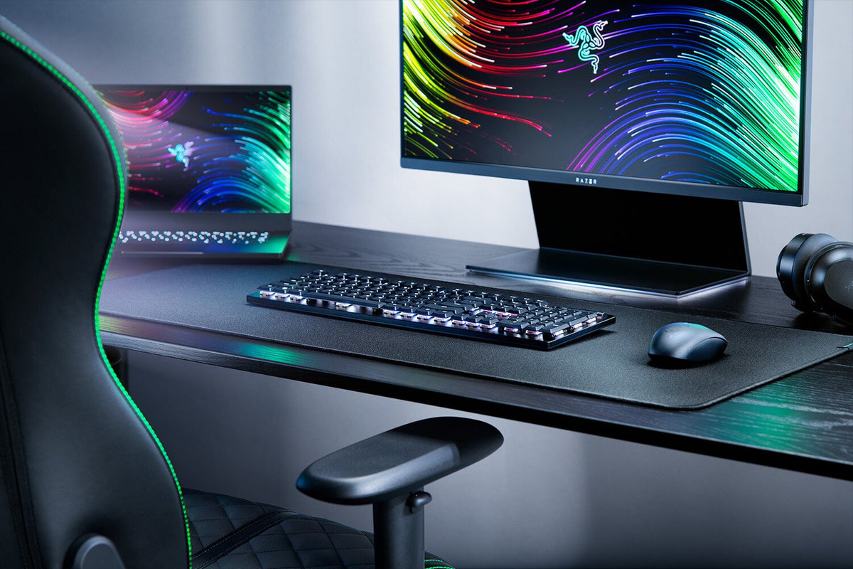 Razer DeathStalker V2 Pro - USB Wired + RF Wireless + Bluetooth RGB Mechanical Keyboard in Black (QWERTY UK)