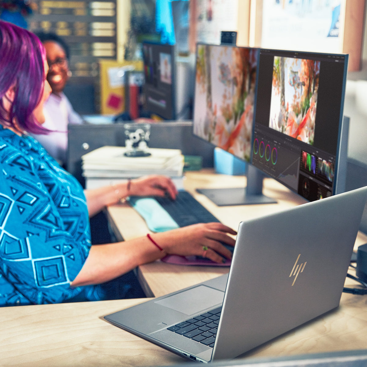 HP ZBook Studio 16 G10 Laptop - 40.6 cm (16") - Intel® Core™ i7-13700H - 32 GB DDR5-SDRAM - 1 TB SSD - NVIDIA RTX 2000 Ada - Wi-Fi 6E - Windows 11 Pro - Silver