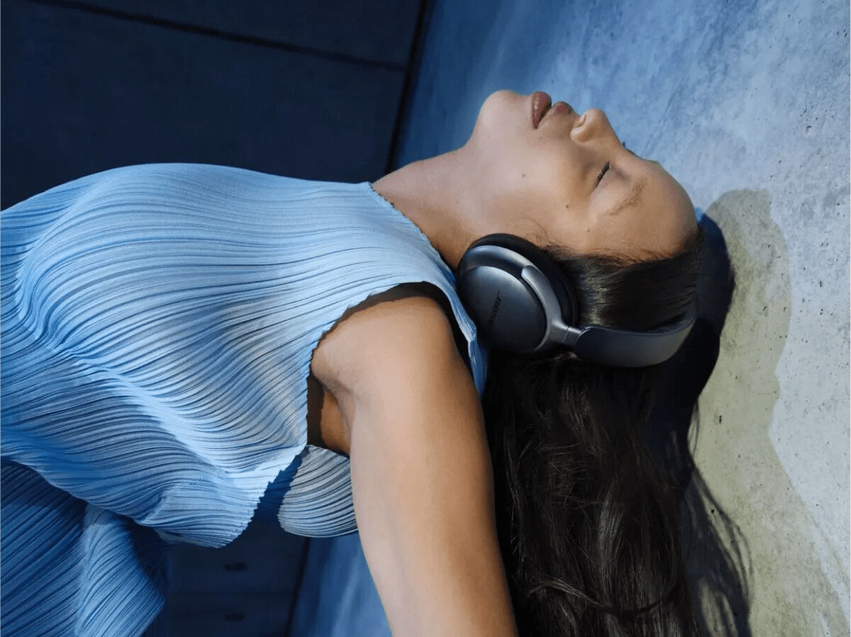 Bose QuietComfort Ultra - Wired & Wireless Bluetooth Headset in Black