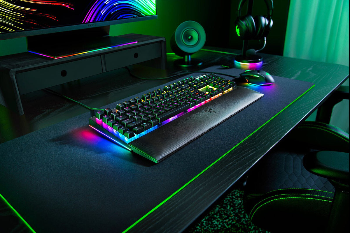Razer BlackWidow V4 - USB Wired RGB Mechanical Gaming Keyboard in Black (QWERTY UK)
