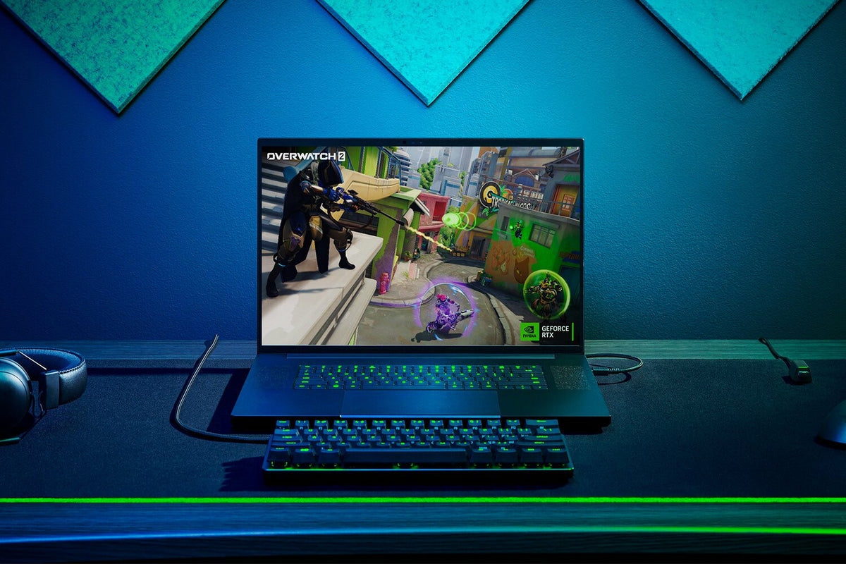 Razer Blade 18 Laptop - 45.7 cm (18") - Intel® Core™ i9-14900HX - 32 GB DDR5-SDRAM - 1 TB SSD - NVIDIA GeForce RTX 4080 - Wi-Fi 7 - Windows 11 Home - Black