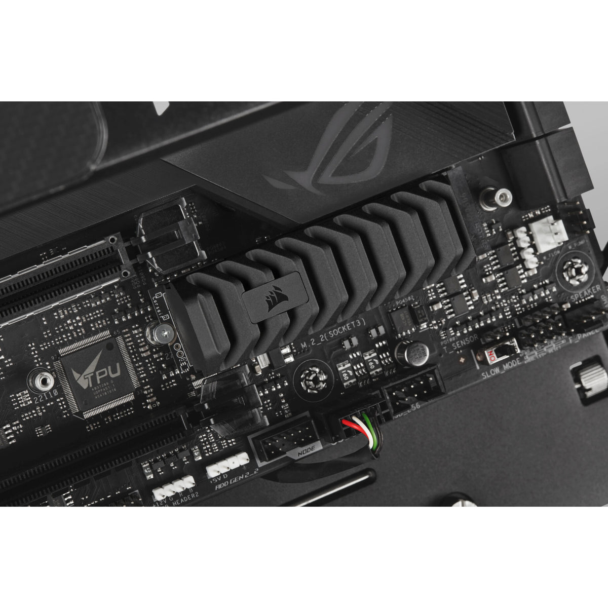 Corsair MP600 PRO XT - PCI Express 4.0 3D TLC NAND NVMe M.2 SSD - 4 TB