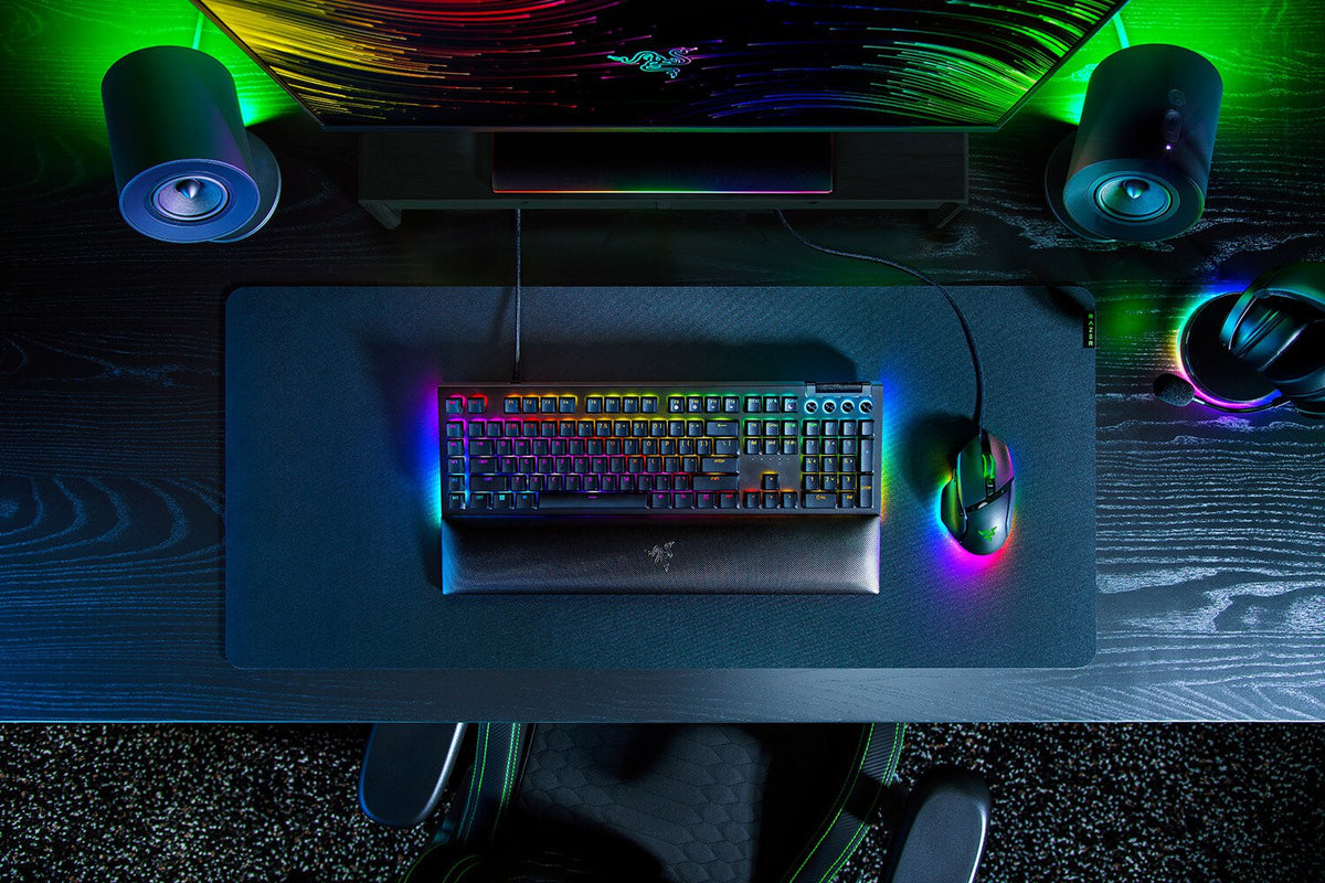 Razer BlackWidow V4 - USB Wired RGB Mechanical Gaming Keyboard in Black (QWERTY UK)