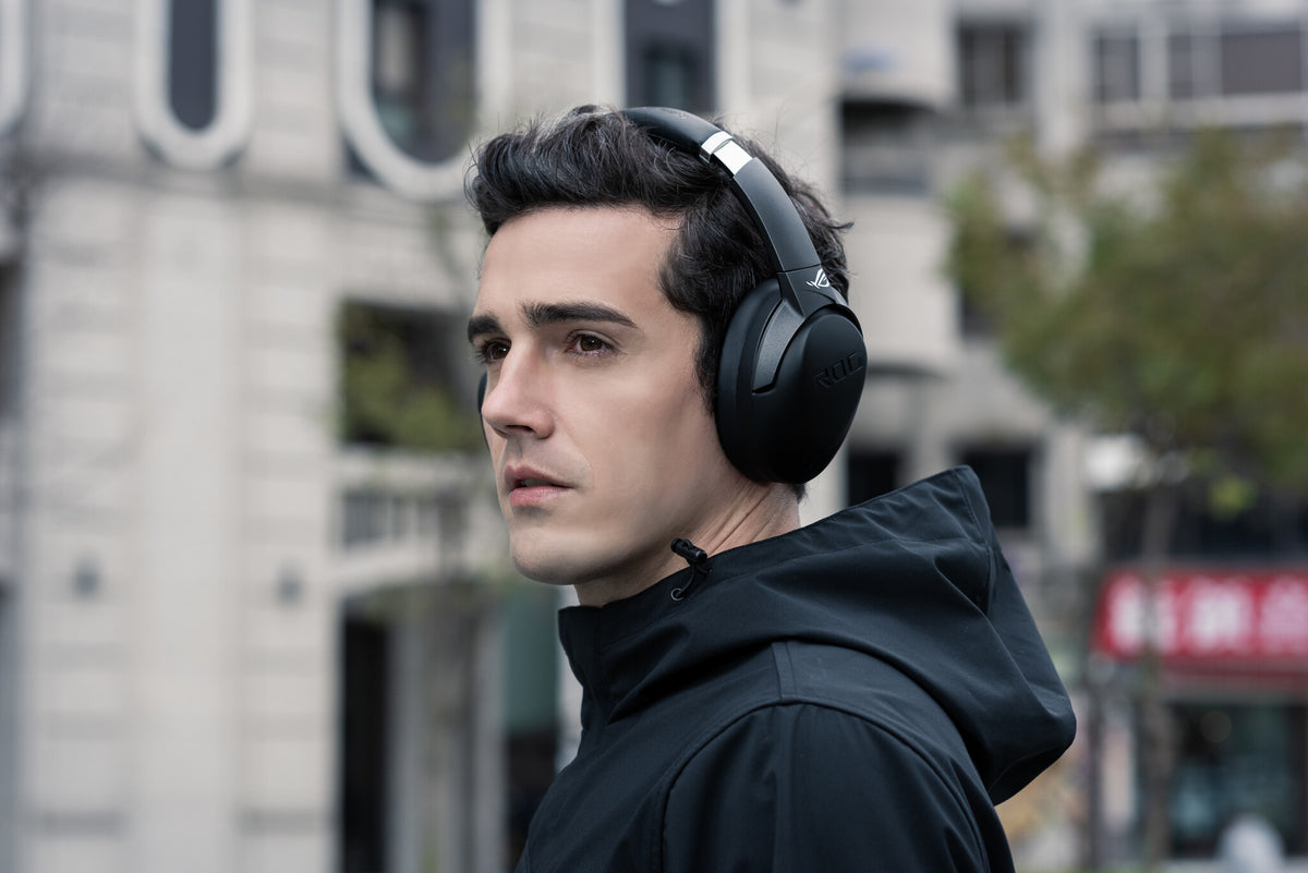 ASUS ROG Strix Go BT - Wired & Wireless Bluetooth Gaming Headset in Black