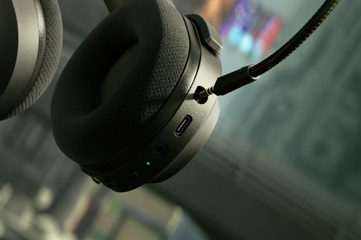 Razer Barracuda X - USB Type-C Wired & Wireless Bluetooth Gaming Headset in Black