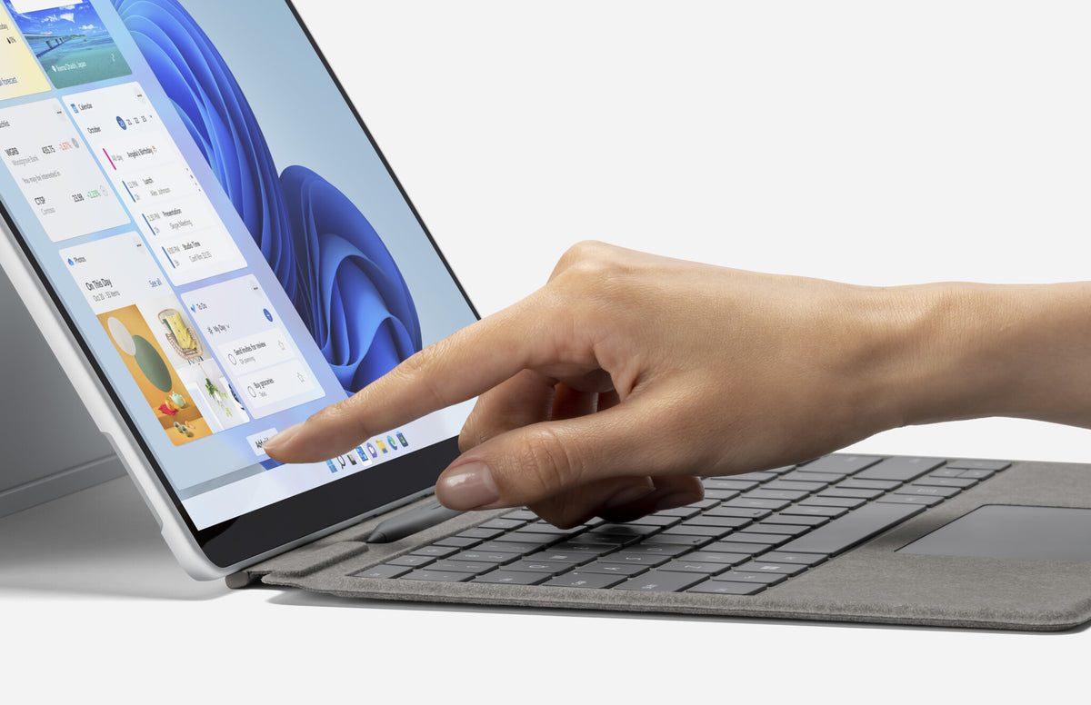 Microsoft Surface Pro 8 - 4G LTE - 512 GB - 33 cm (13&quot;) - Intel® Core™ i5 - 16 GB - Wi-Fi 6 - Windows 11 Pro - Platinum